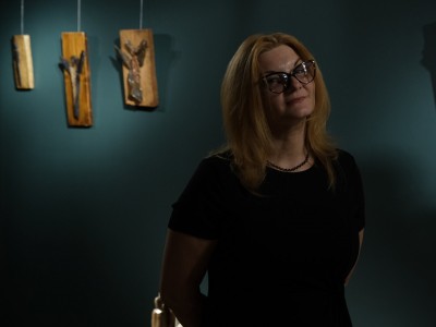 Wernisaż wystawy "Świadectwo ziemi i drewna: Anioły z Bieszczad ukryte w drewnie i pamięci kamienia" 04.09.2026-DSCF8212.jpg