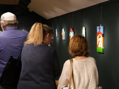 Otvorenie výstavy sôch Mareka Więcha 10.06.2022-08.jpg