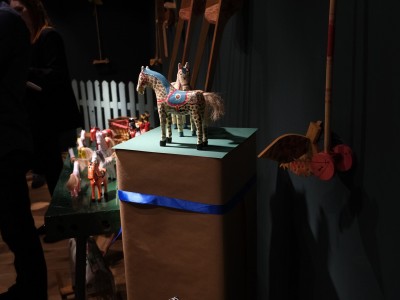 Wernisaż wystawy "Kolorowy świat zabawki ludowej" 11.02.2022-wystawa-zabawek-022.jpg