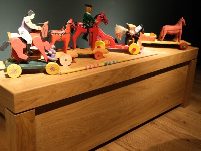 Wernisaż wystawy "Kolorowy świat zabawki ludowej" 11.02.2022-wystawa-zabawek-050.jpg